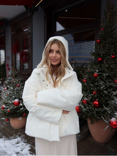 Пуховик BASE (молочный)