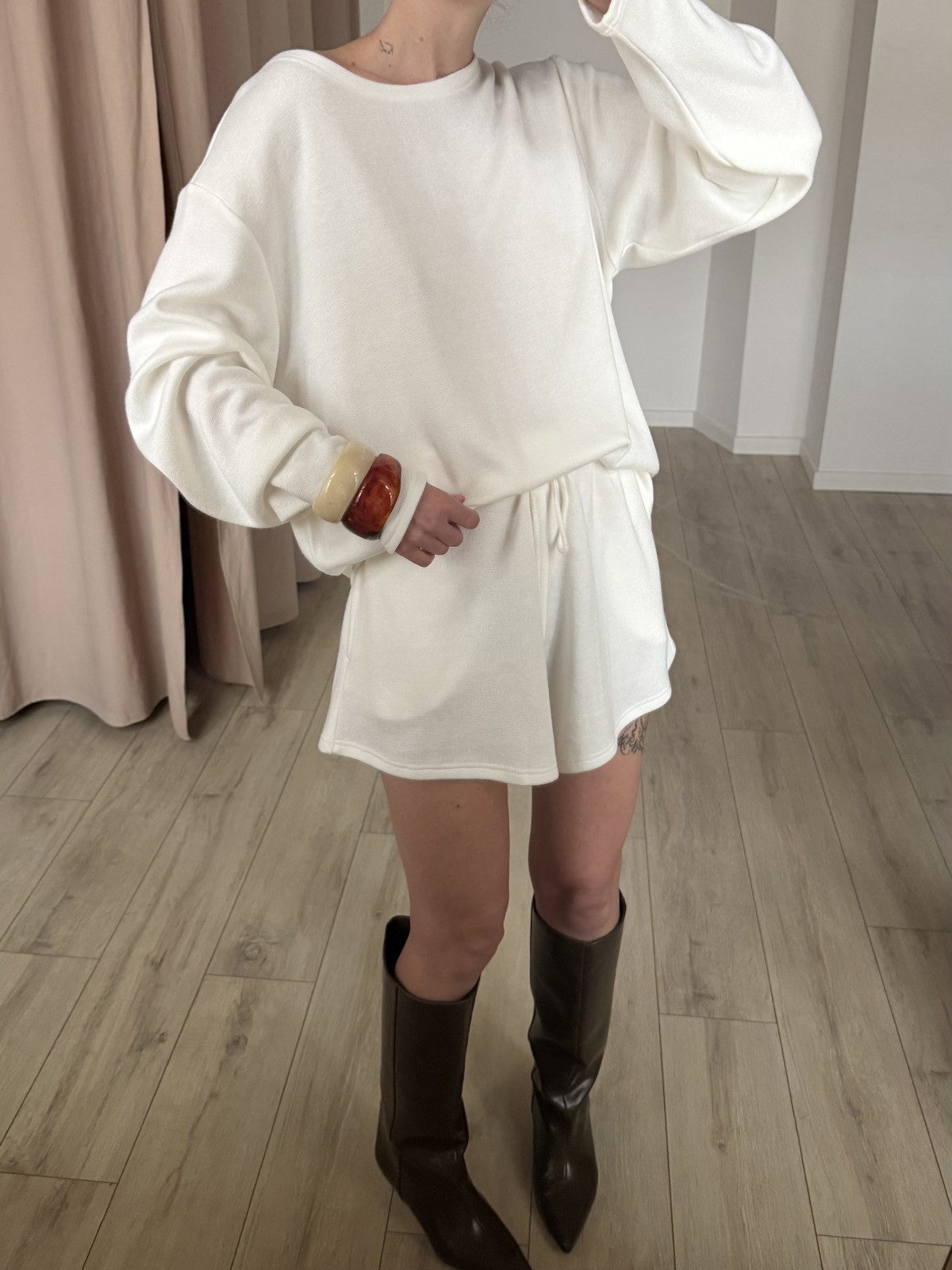 Костюм AMBER (молочный)