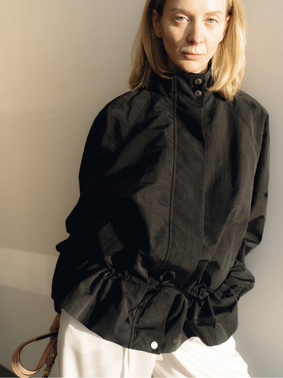 Ветровка FLOW (черная)