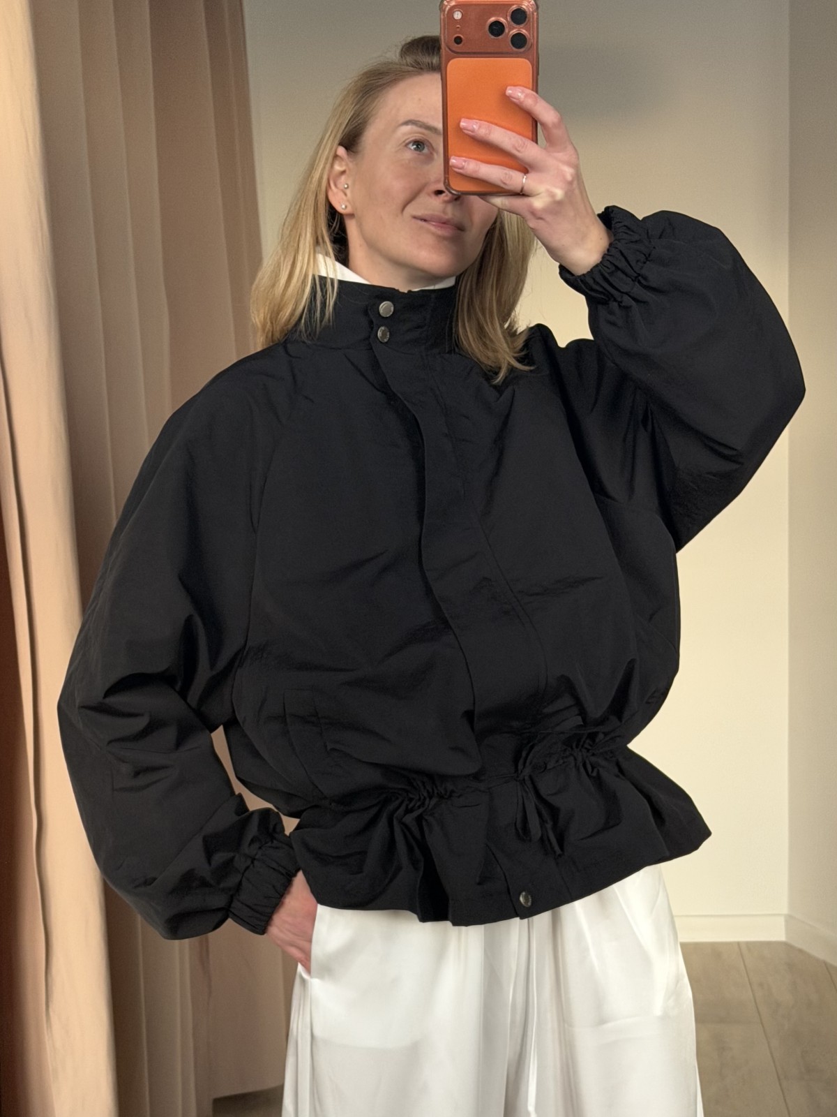 Ветровка FLOW (черная)