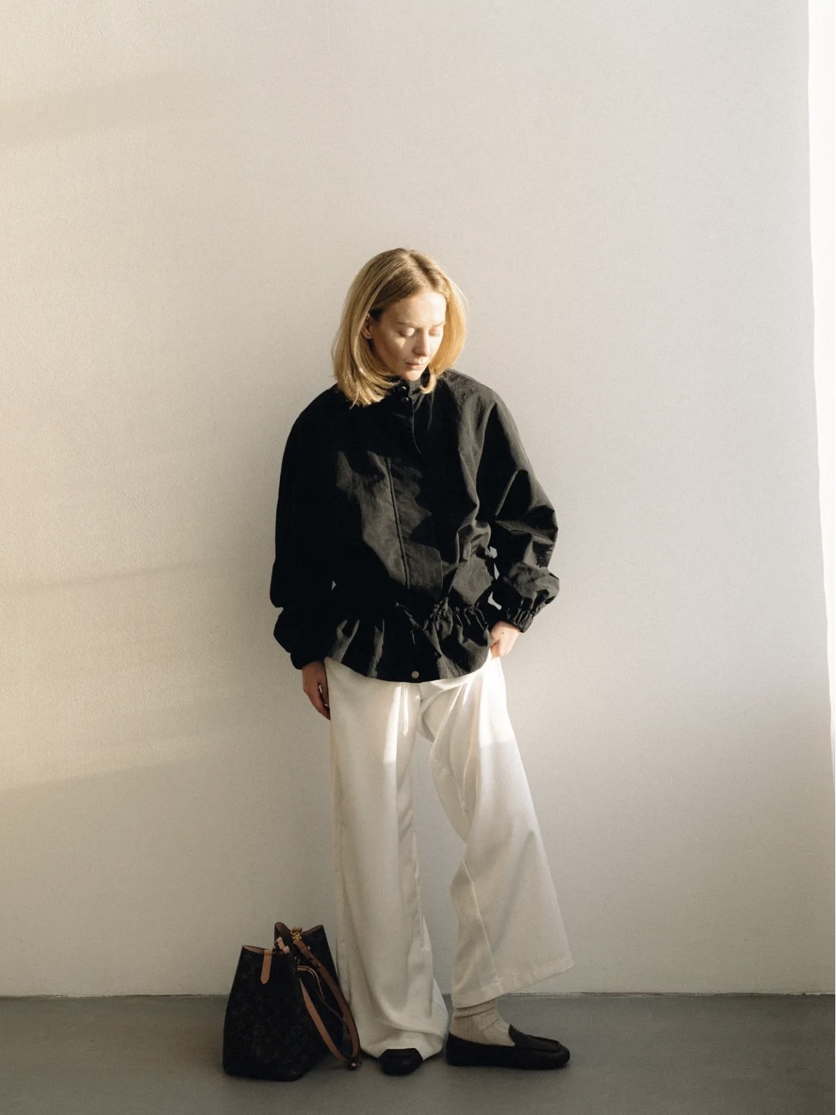 Ветровка FLOW (черная)